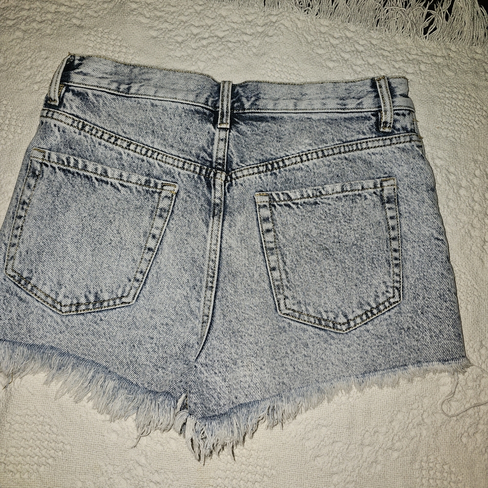 PacSun Women's Light Wash Distressed Jean Shorts - Picture 3 of 7